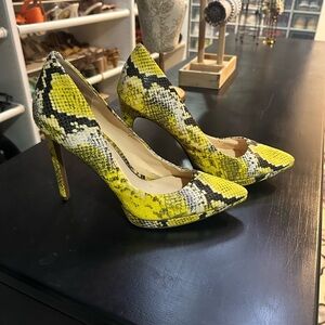 Yellow snakeskin heels size 11